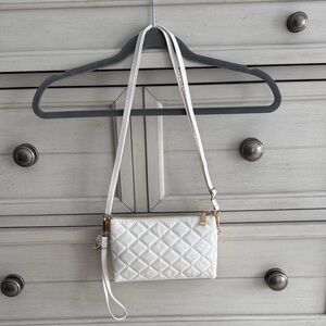 Chic Off-White Quilted Wristlet Clutch